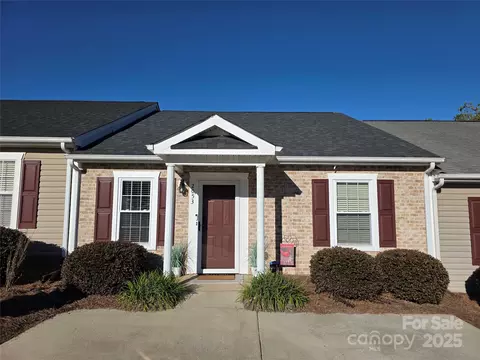 2053 Pin Oak Pl, Cramerton, NC 28032