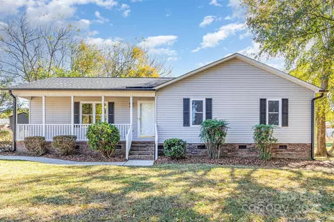 709 Robin Ave, Kannapolis, NC 28081