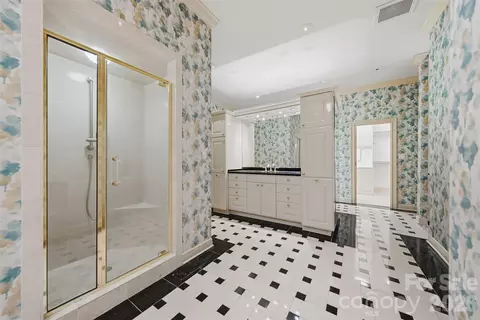 Bath - 3619 Links Ne Dr NE, Conover, NC 28613 photo 1 of 7
