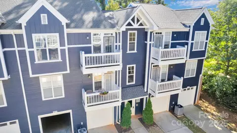 Exterior - 1525 Walnut View Dr, Charlotte, NC 28208 photo 5 of 6