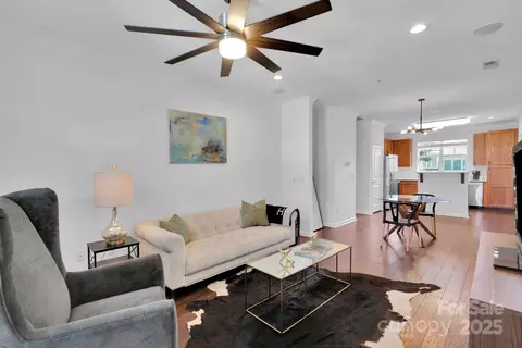 Living - 1525 Walnut View Dr, Charlotte, NC 28208 photo 2 of 3
