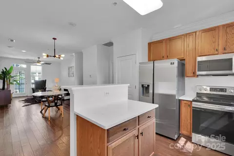 Kitchen - 1525 Walnut View Dr, Charlotte, NC 28208 photo 1 of 1