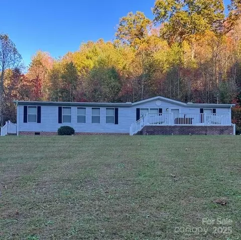 4606 Bear Creek Rd, Marshall, NC 28753
