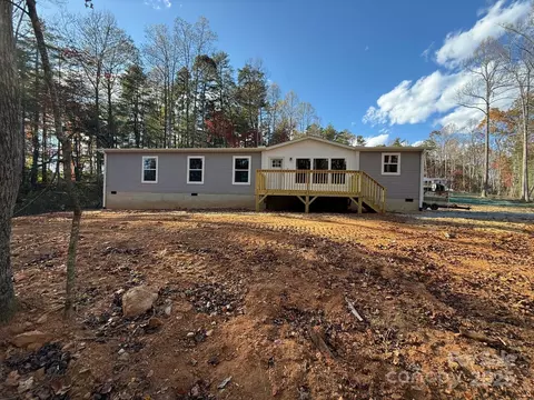 33 Foxcroft Ln, Flat Rock, NC 28731