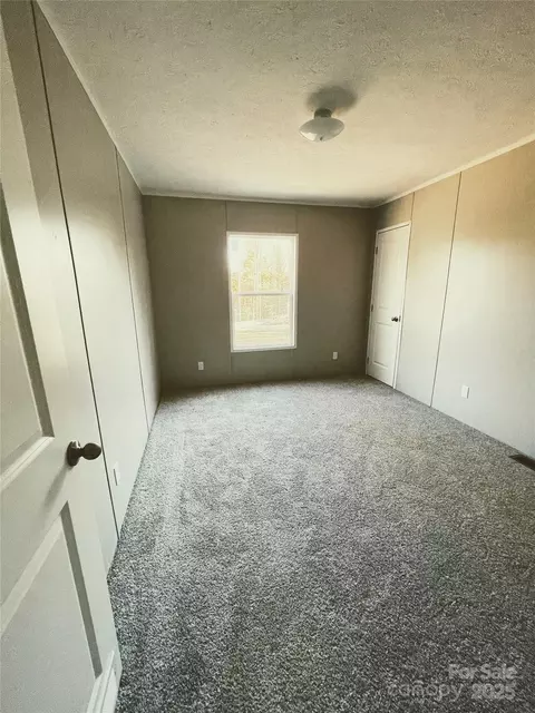 Bedroom - 33 Foxcroft Ln, Flat Rock, NC 28731 photo 3 of 4