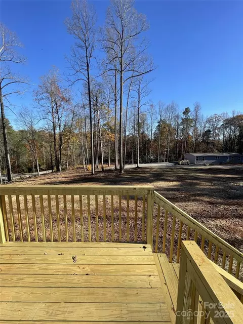 Exterior - 33 Foxcroft Ln, Flat Rock, NC 28731 photo 1 of 2