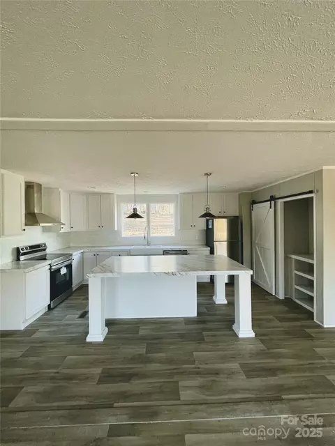Kitchen - 33 Foxcroft Ln, Flat Rock, NC 28731 photo 2 of 2