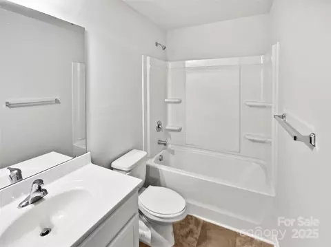 Bath - 2100 Boulder Ct, Gastonia, NC 28054 photo 3 of 4