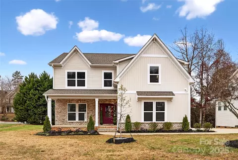 109 Pink Orchard Dr, Mooresville, NC 28115