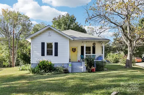 1053 West Cir, Gastonia, NC 28054