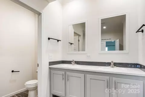 Bath - 178 Spencer St, Clyde, NC 28721 photo 4 of 5