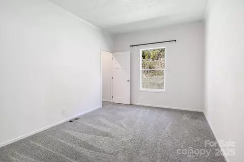 Bedroom - 178 Spencer St, Clyde, NC 28721 photo 3 of 8