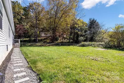 Exterior - 178 Spencer St, Clyde, NC 28721 photo 2 of 3