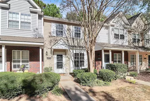 10219 Reindeer Way Ln, Charlotte, NC 28216