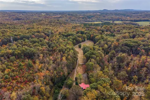 153 S River Ln, Dobson, NC 27017