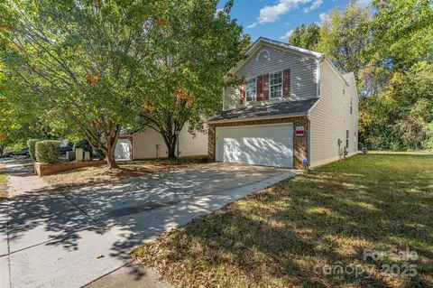 8022 Bristle Ln, Charlotte, NC 28214