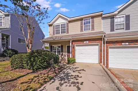 628 Fountain Ct, Fort Mill, SC 29715