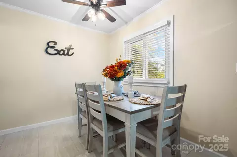 Dining - 807 15th Nw St NW, Conover, NC 28613 photo 1 of 1