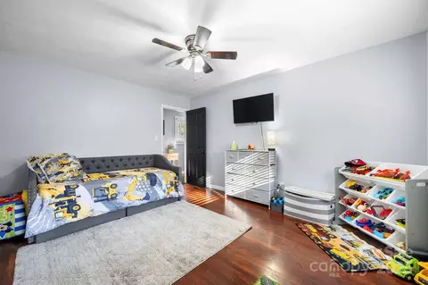 Bedroom - 807 15th Nw St NW, Conover, NC 28613 photo 5 of 7