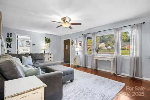 Living - 807 15th Nw St NW, Conover, NC 28613 photo 1 of 1