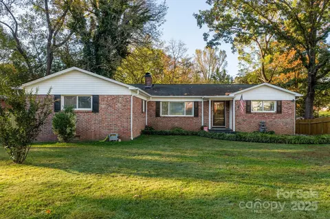 807 15th Nw St NW, Conover, NC 28613