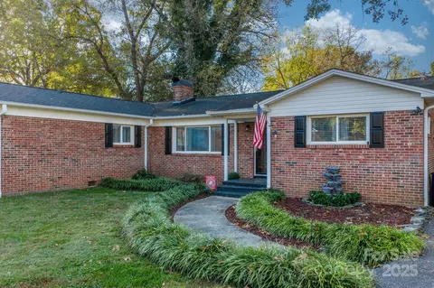 Exterior - 807 15th Nw St NW, Conover, NC 28613 photo 1 of 5