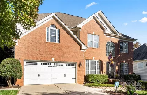 11809 Farnborough Rd, Huntersville, NC 28078