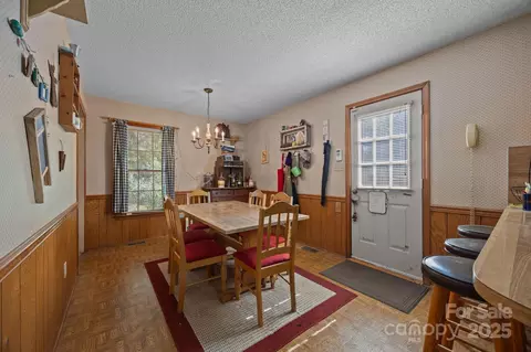 Dining - 720 Bee Tree Rd, Salisbury, NC 28146 photo 1 of 2