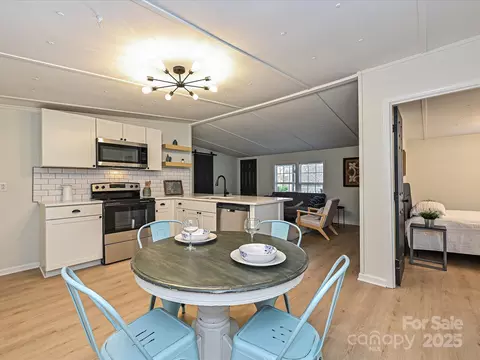 Dining - 3318 Loop Rd, Lincolnton, NC 28092 photo 2 of 2