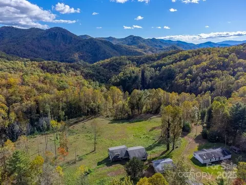 8125 Ellijay Rd, Franklin, NC 28734