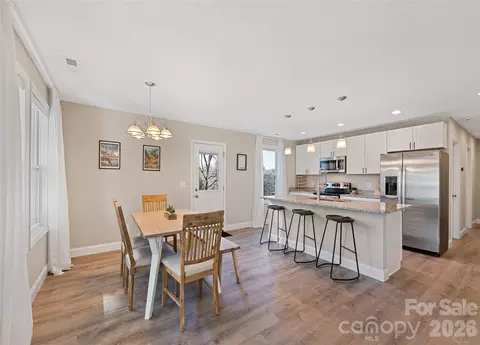 687 Holtzclaw Rd, Canton, NC 28716