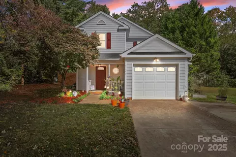 9348 Amy Dr, Charlotte, NC 28213