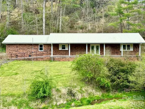 208 Murdock Rd, Bakersville, NC 28705