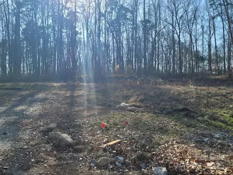 5235 Clearwater Lake Rd, Mount Holly, NC 28120