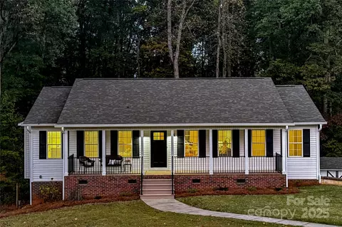 138 Meadowfall Ln, Troutman, NC 28166