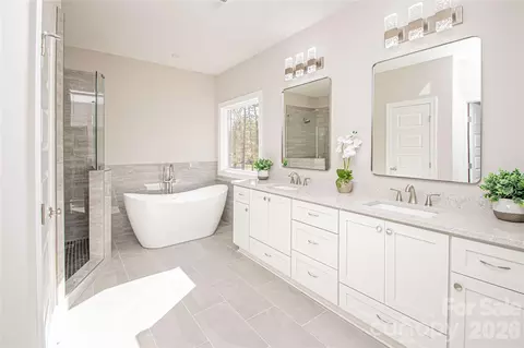 Bath - 1508 Marion St, Monroe, NC 28112 photo 1 of 6