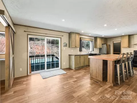 181 Azalea Cir, Marshall, NC 28753 photo 8