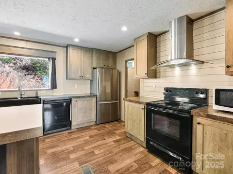 181 Azalea Cir, Marshall, NC 28753 photo 9