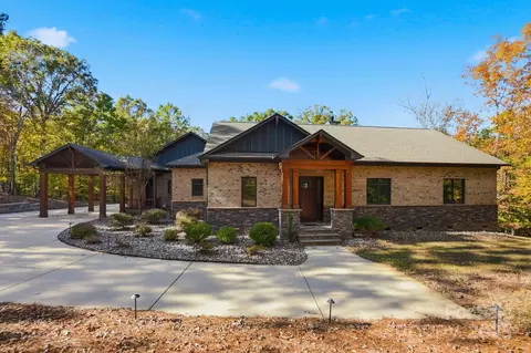 1421 Saratoga Woods Dr, Waxhaw, NC 28173
