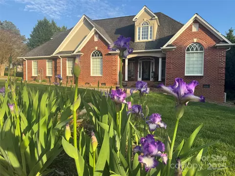 1308 Moonshadow Ln, Shelby, NC 28150
