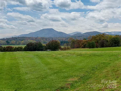 265 Majestic Ridge 61 Rd #61, Mills River, NC 28759
