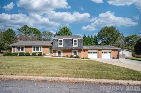 Exterior - 102 Castlegate Dr, Morganton, NC 28655 photo 7 of 7
