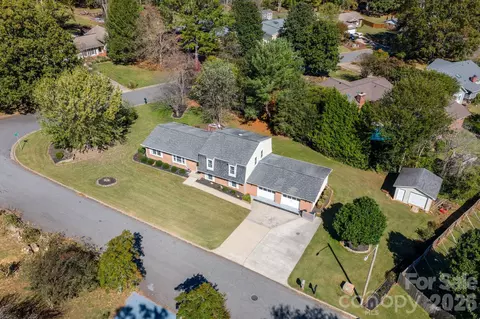 View/Area - 102 Castlegate Dr, Morganton, NC 28655 photo 2 of 5