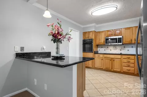 Kitchen - 102 Castlegate Dr, Morganton, NC 28655 photo 1 of 2