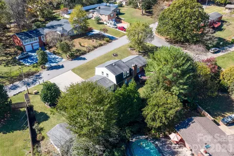 View/Area - 102 Castlegate Dr, Morganton, NC 28655 photo 4 of 5