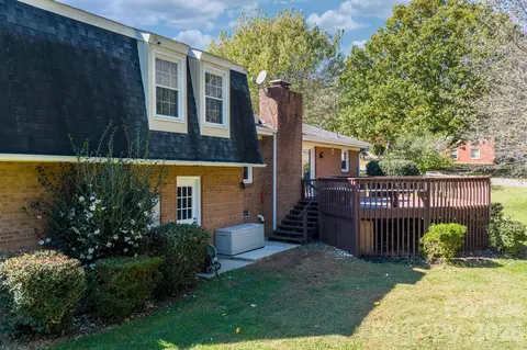 Exterior - 102 Castlegate Dr, Morganton, NC 28655 photo 6 of 7
