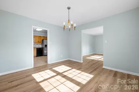 Living - 102 Castlegate Dr, Morganton, NC 28655 photo 2 of 6