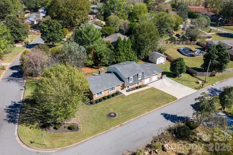View/Area - 102 Castlegate Dr, Morganton, NC 28655 photo 3 of 5
