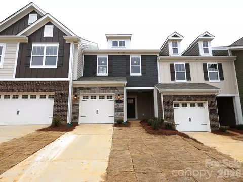 3323 Lilac Grove Dr, Charlotte, NC 28269