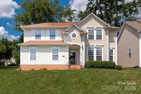6728 Stanette Dr, Charlotte, NC 28277